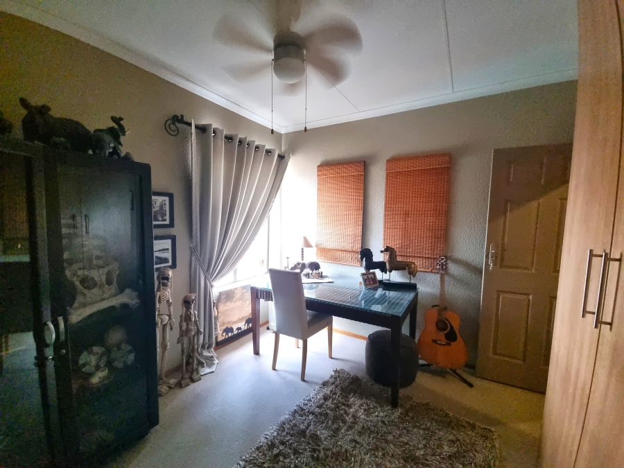 4 Bedroom Property for Sale in Boschdal North West
